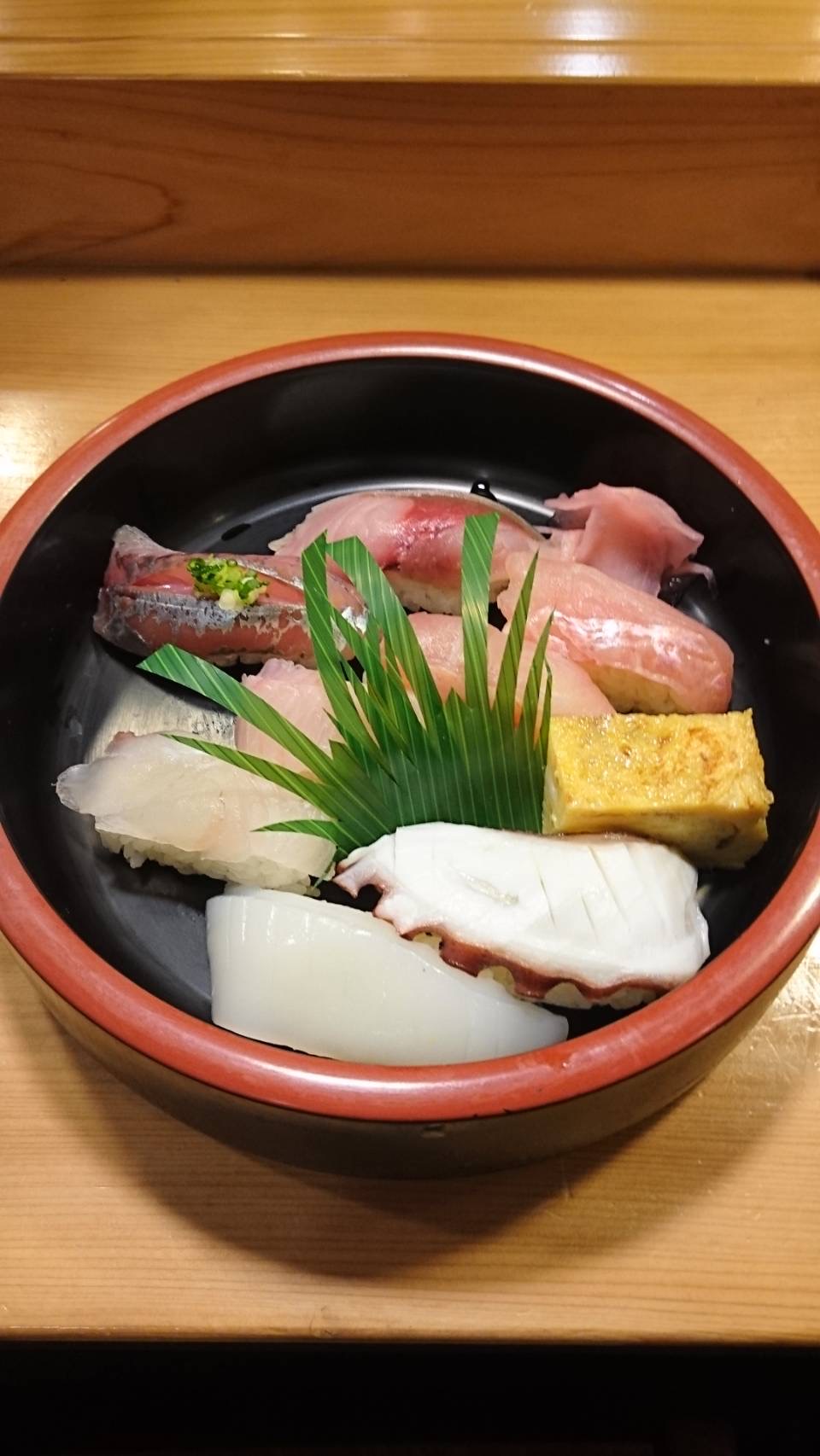 地魚寿司2310円