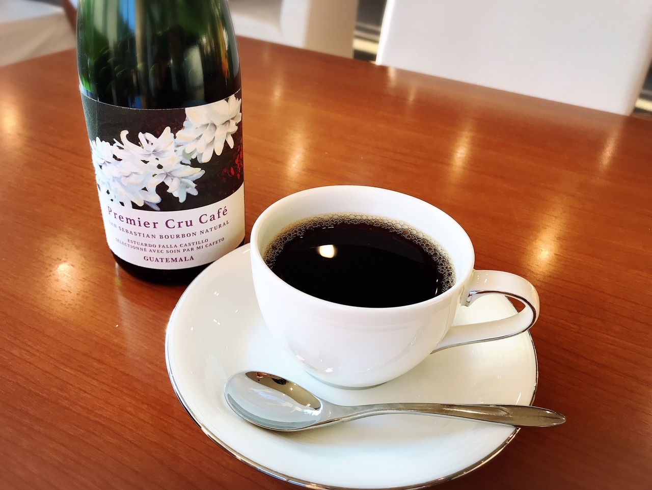 当店バリスタが煎れる、静岡県出身のコーヒーハンター川島良彰が世界中のコーヒー農園から選び抜いたミカフェートのコーヒー。