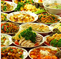 各種宴会に最適な飲み放題付きコースを3300円(税抜)と贅沢な4800円(税抜)コースご用意しております。