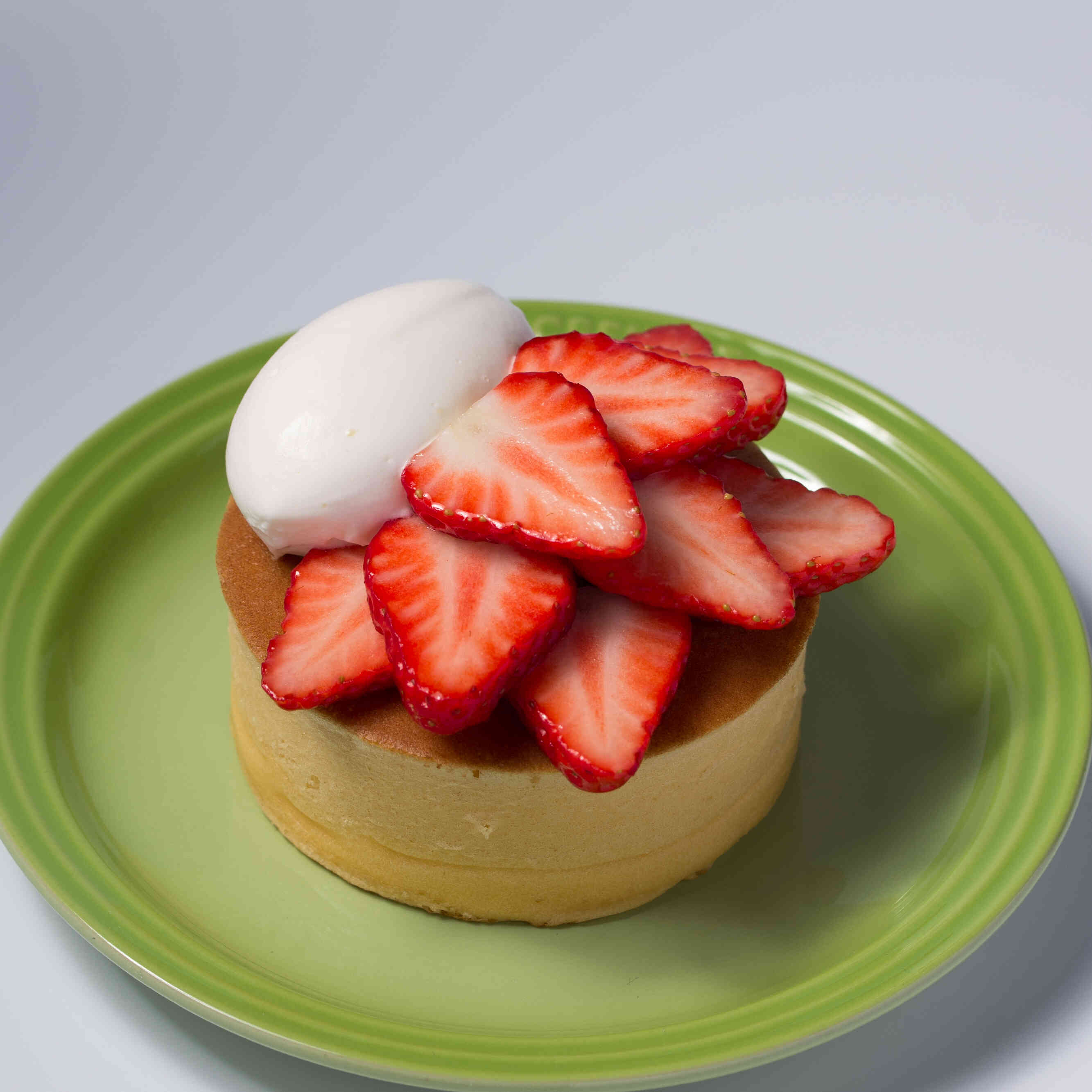 静岡産紅ほっぺ苺のパンケーキ(季節限定)