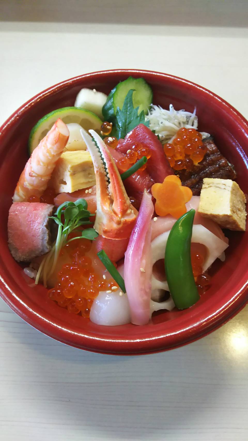 特選ちらし丼