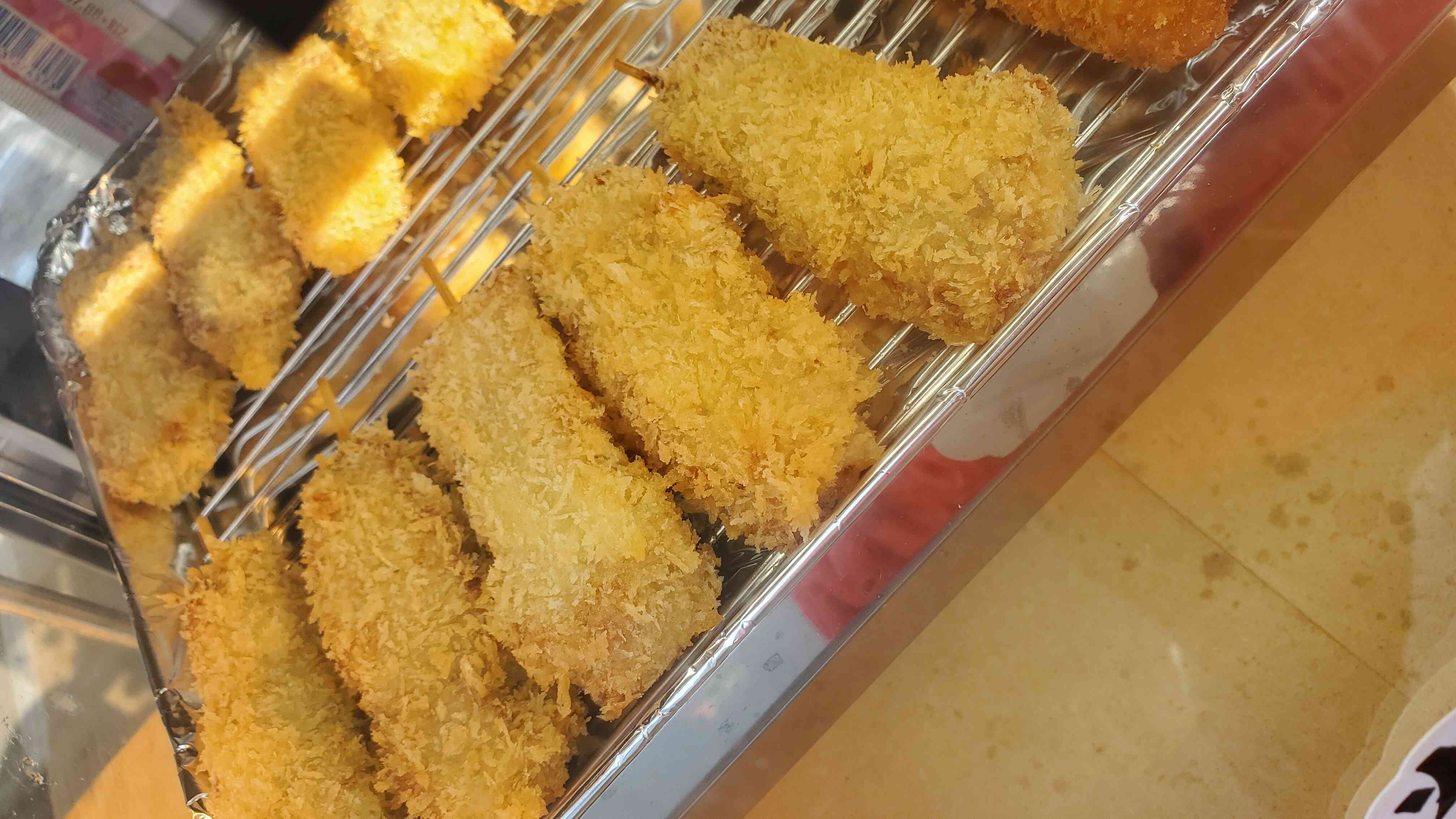 出張ケータリングで販売している
「漬けマグロ串カツ」
