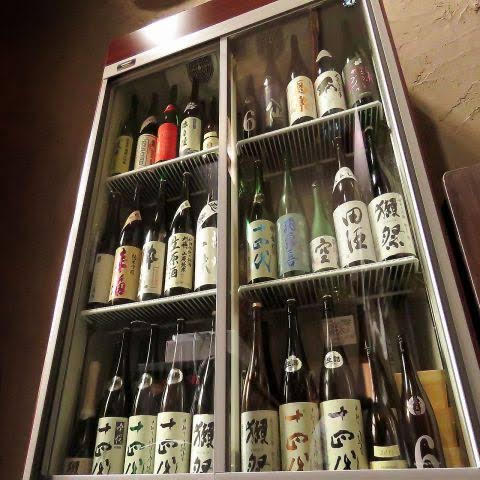 日本酒は全国の激レア酒から静岡の地酒まで80種程ご用意。