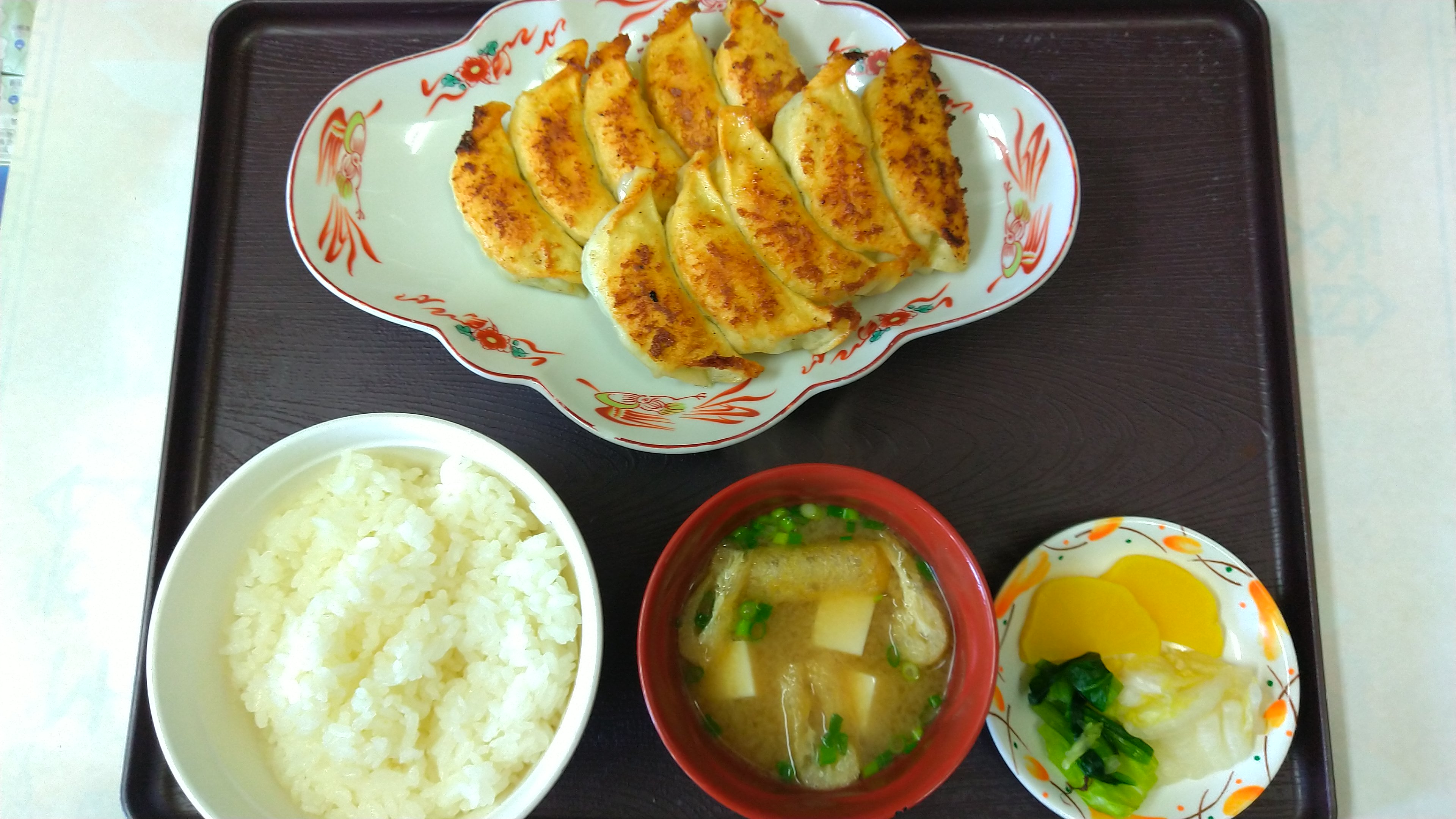 大人気の餃子定食