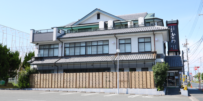 JR浜松駅から車で約8分　大きな黒い看板が目印です