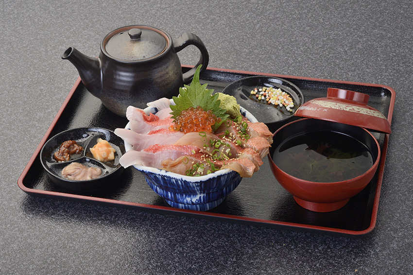 金目鯛の紅白二色丼