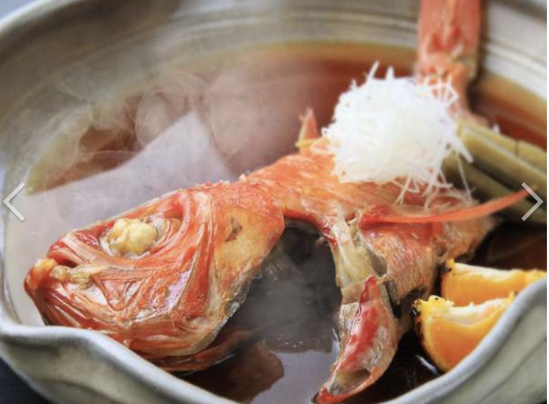当館自慢の【元祖・金目鯛の熱海煮】は、みかんと一緒に煮込んだ当館オリジナルの逸品。高評価の味に舌鼓。