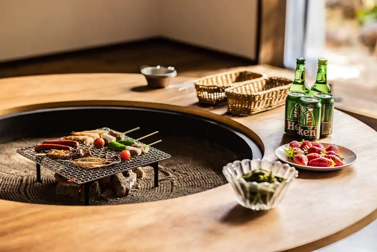 離れの囲炉裏部屋ではBBQが楽しめます。