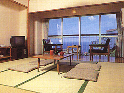 客室は和室8帖のお部屋になっております。