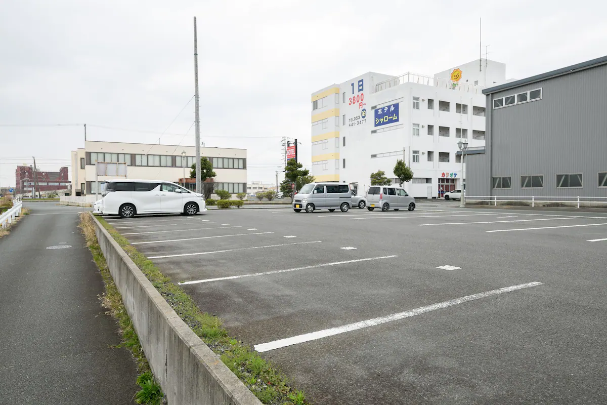 ホテル駐車場（大形も駐車可。事前にご連絡ください）