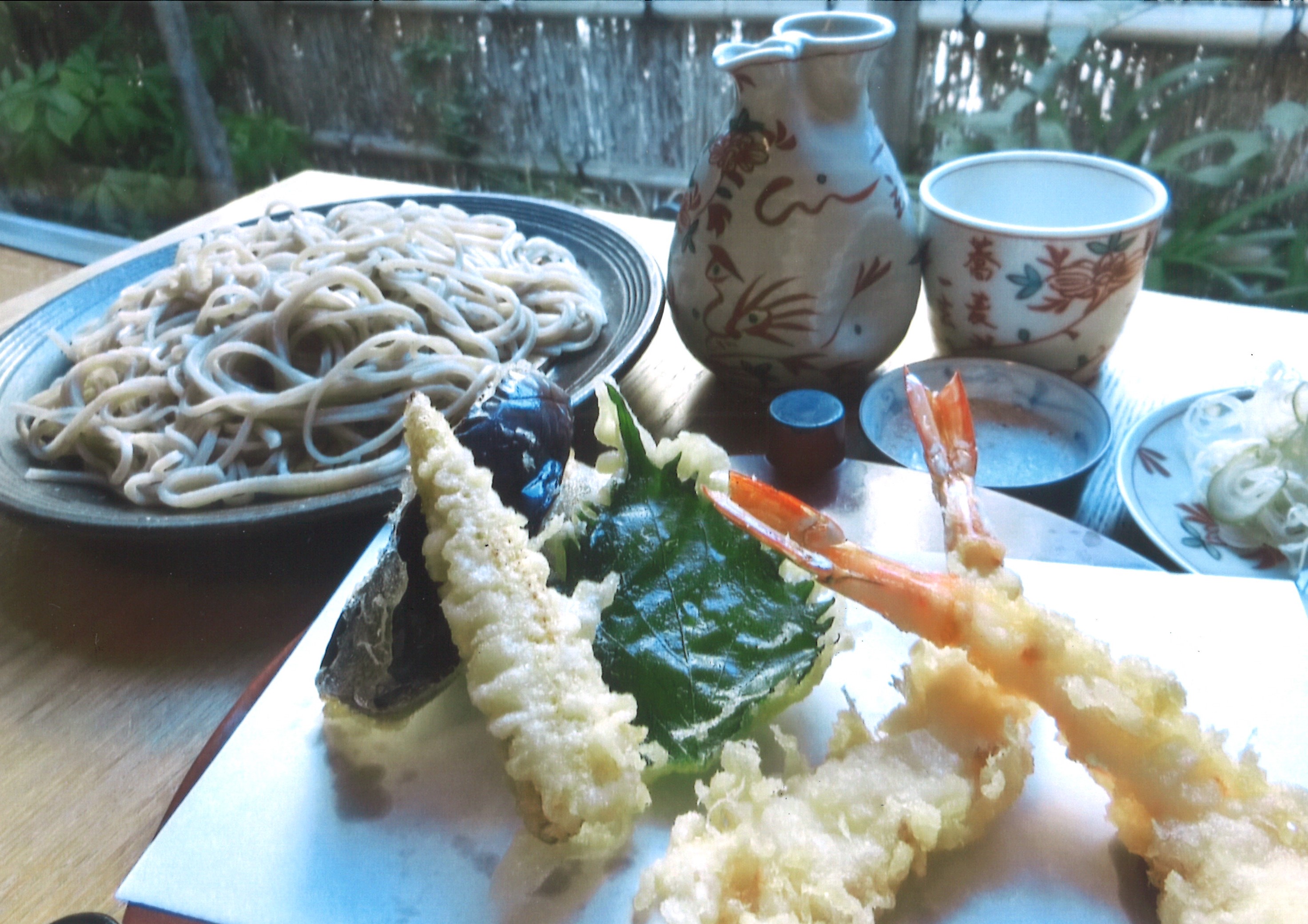 天盛 1,650円税込野菜3種とえび2本の天ぷらとせいろ