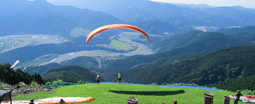 標高約900m、スケール満点の絶景が広がる