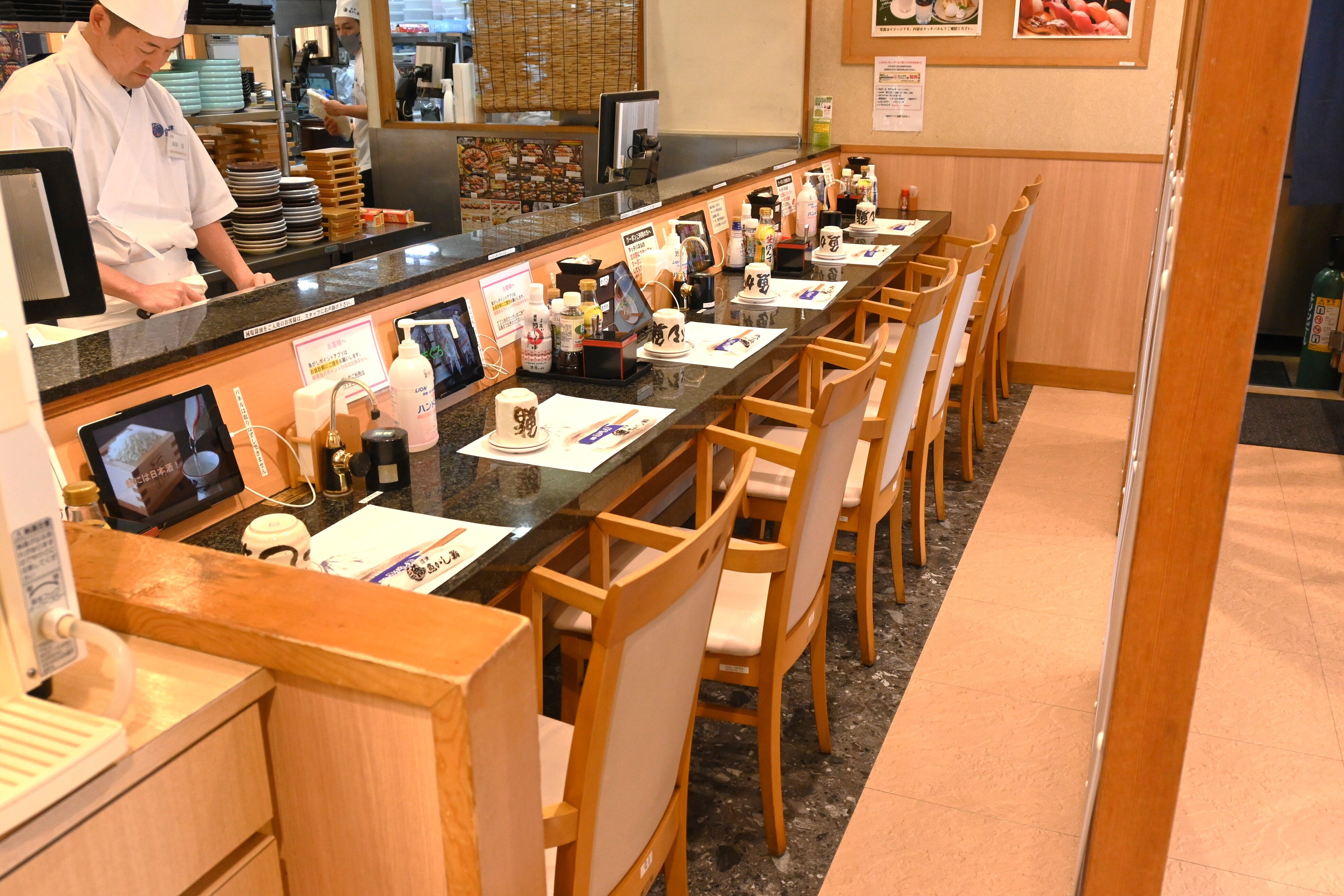 カウンター席