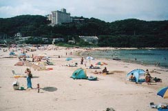 家族向きな外浦海水浴場