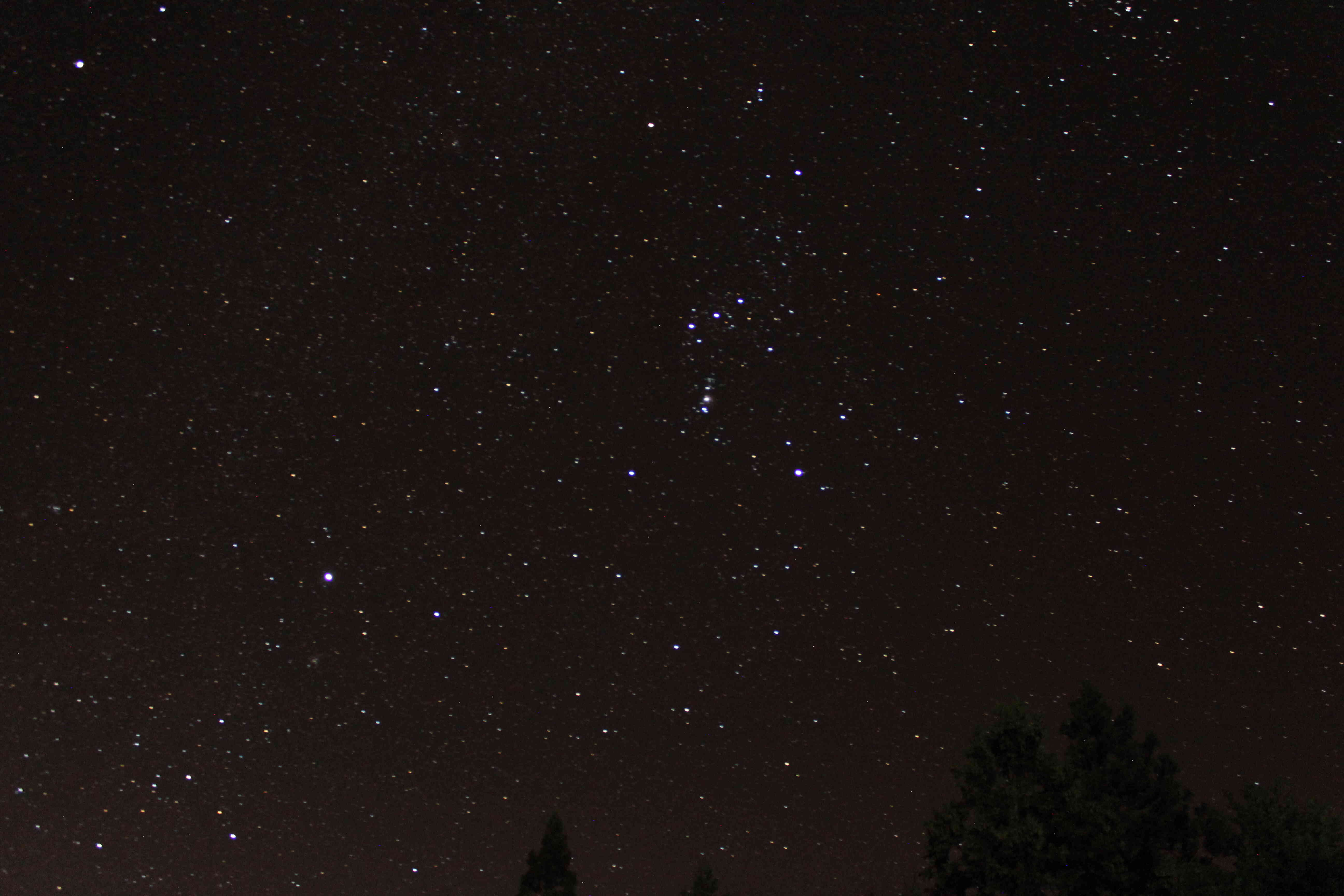 山と夜空が一望できる空間。