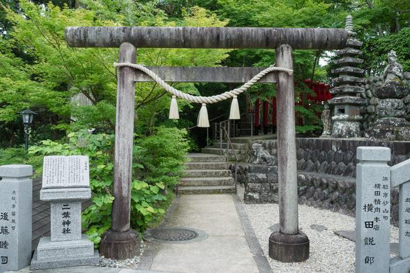 色とりどりの帯には、様々な願いが託されています