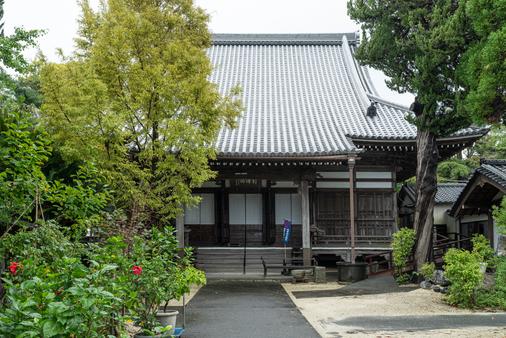 相良城の木材を再利用して建てられた大澤寺の本堂