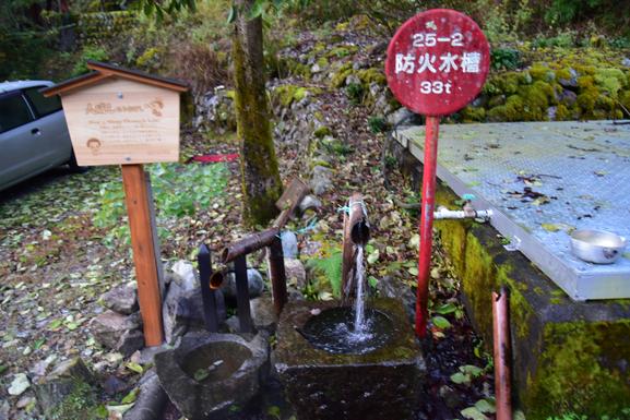 至るところで湧き出ている温泉水