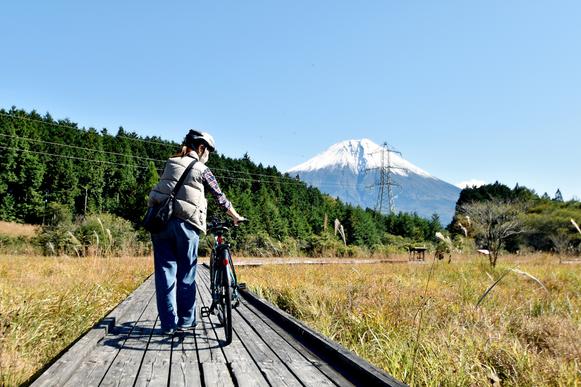 園路はE-BIKEを降りて巡ります