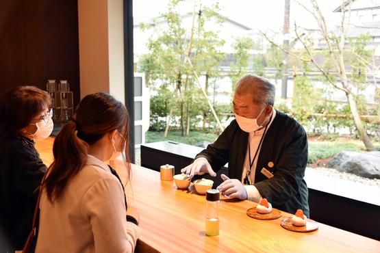 自分で淹れるのも楽しいですが、プロが淹れてくれるお茶はまた別物！