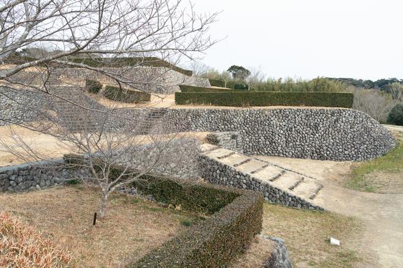 掛川城、高天神城、横須賀城にまつわる歴史は、地元では「掛川三城ものがたり」と呼ばれ、親しまれています