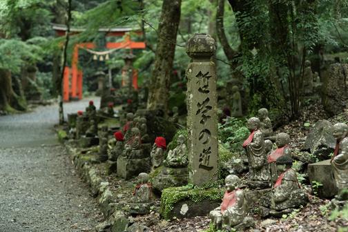 哲学の道入口。聞こえてくるのは鳥のさえずりや心地よいせせらぎ