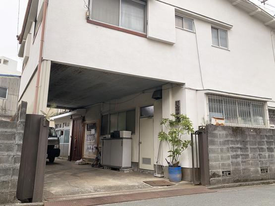 浜松駅からも近い、住宅街に構える本社工場