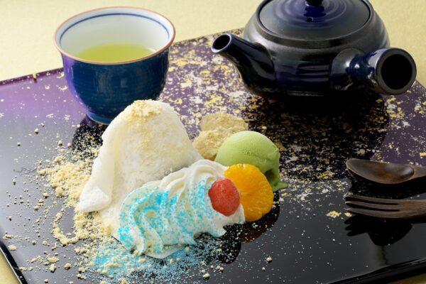 雪化粧した富士山のような「富士山スイーツセット」1,250円
