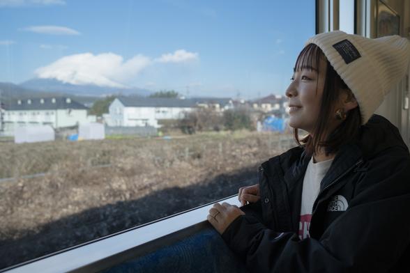 裾野駅周辺からは、進行方向左手に富士山が見えます