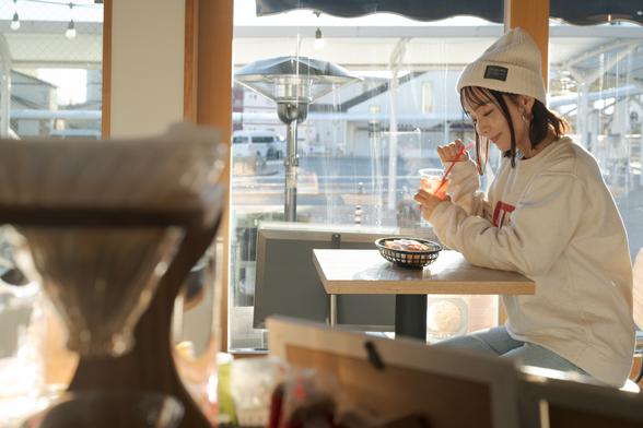 店内は気軽に立ち寄りやすい明るい雰囲気