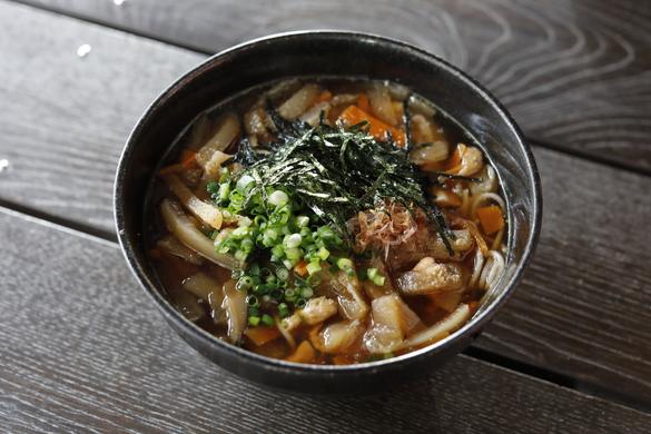 具だくさんの大根そば。あたたまります