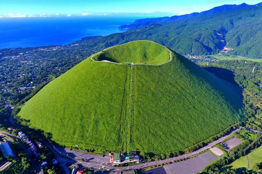 伊豆高原のシンボル「大室山」