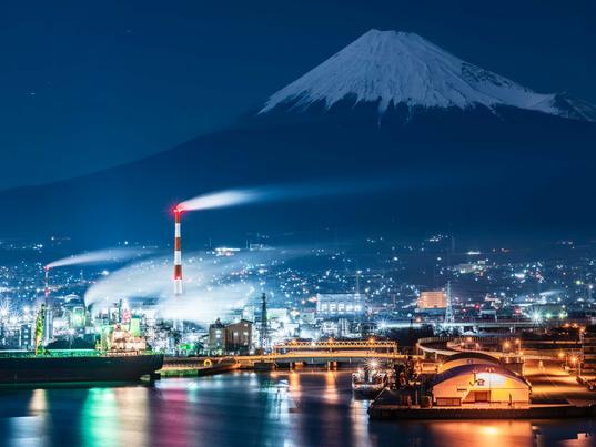 富士山ドラゴンタワーから望む富士山と田子の浦港周辺（過去撮影写真）