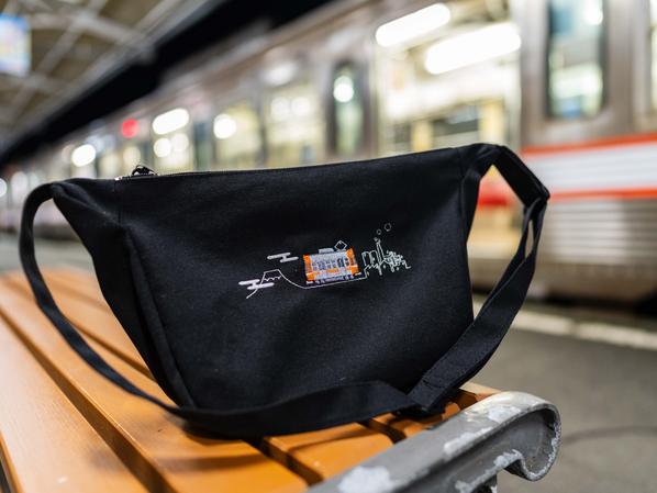 旅のお供に「岳南電車たびしょると！」