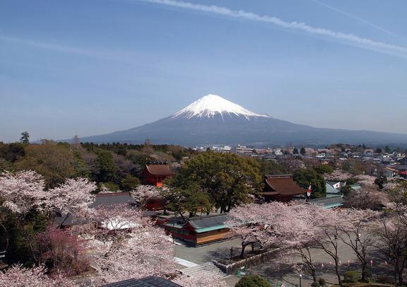 富士山と富士山本宮浅間大社