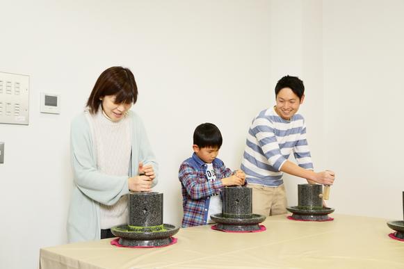 ふじのくに茶の都ミュージアム 抹茶挽き体験