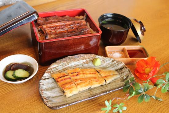 炭焼鰻はじめ