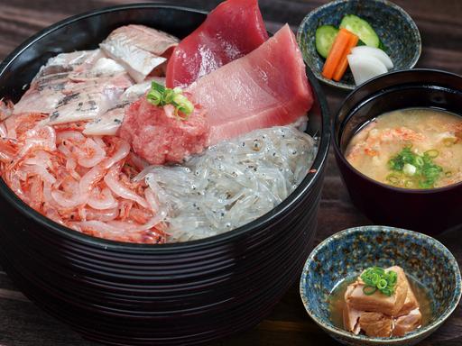 由比漁港しずまえ食堂