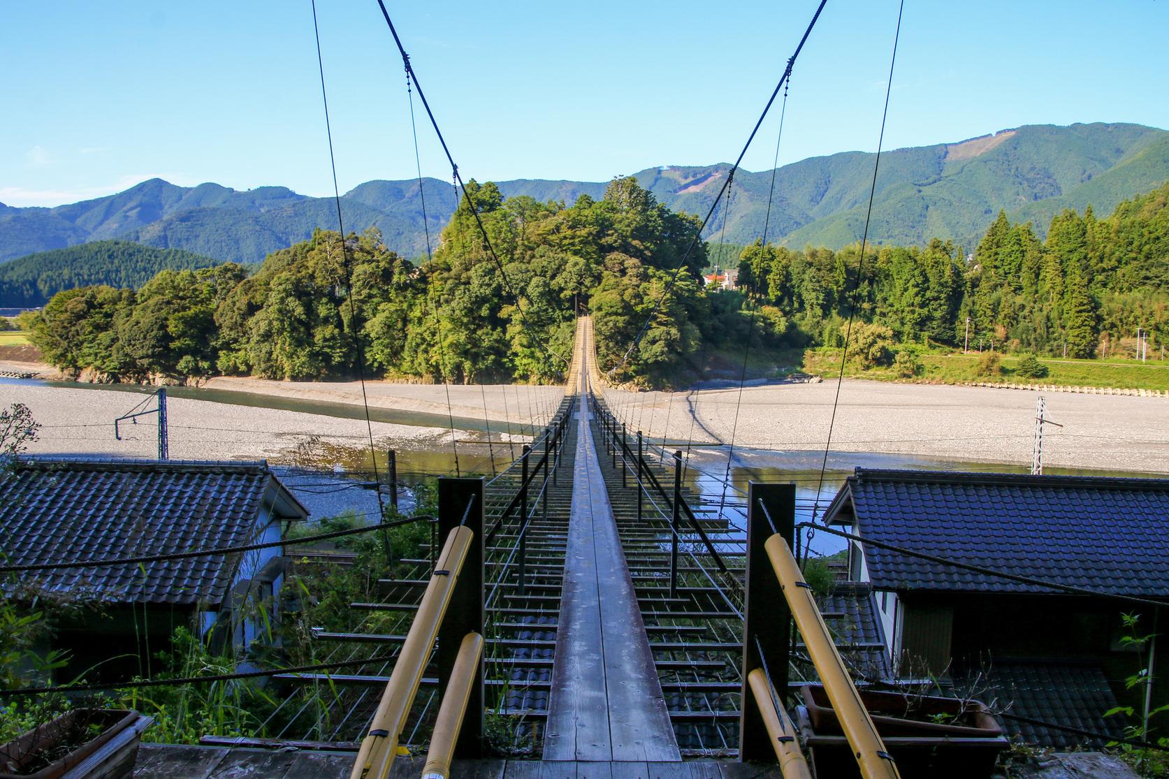 塩 郷 の 吊橋
