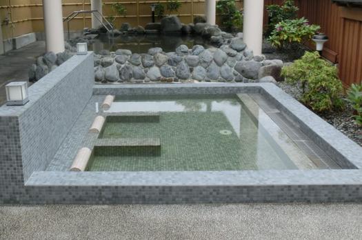 ゆったりと 何時間でもいたくなるような ね湯