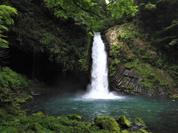 浄蓮の滝 | スポット・体験 | 【公式】静岡県観光ガイド Hello Navi